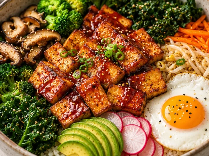 Crispy Tofu Bibimbap: Taste the Rainbow!