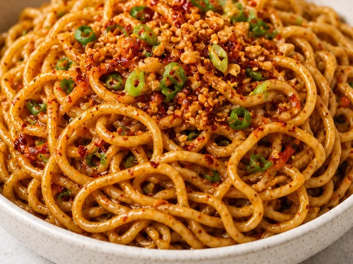 Crispy Garlic Chili Oil Noodles! So Easy!