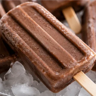 Ultimate Creamy Chocolate Fudge Pops: Pure Bliss!