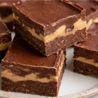 Vegan Fudge Bars: Chocolate Peanut Butter Dream - Discover these ultimate vegan fudge bars! Creamy chocolate and peanut butter perfection, ready in 45 minutes.