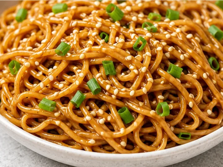 30-Min Ginger Sesame Noodles: Mind-Blowing Flavor!