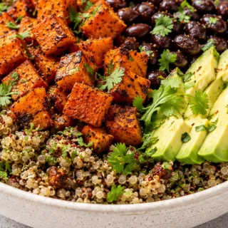 Spicy Southwest Quinoa Bowl Explosion! ️ - Spicy quinoa bowl: Make this amazing Southwest recipe in 45 minutes. Packed with vibrant flavors and healthy ingredie