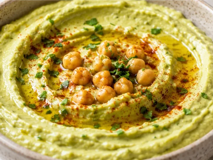 Creamy Avocado Hummus: Your New Obsession!