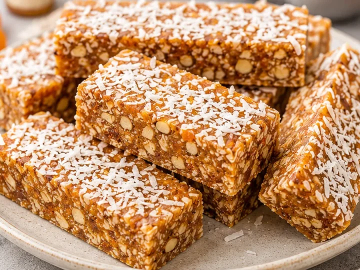 No-Bake Apricot Almond Bars: Healthy Snack!