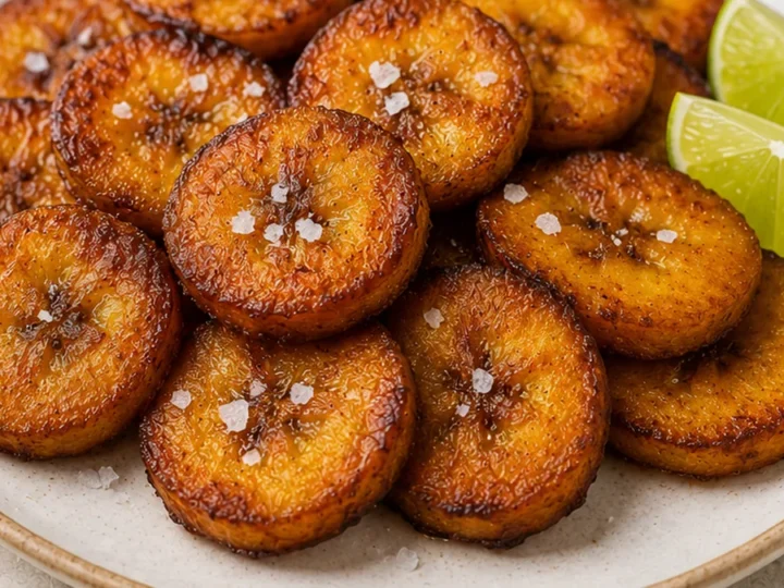 Sweet & Crispy Fried Plantains!