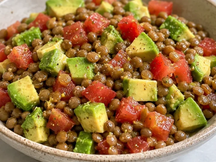 Zesty Lentil & Avocado Salad: Freshness!