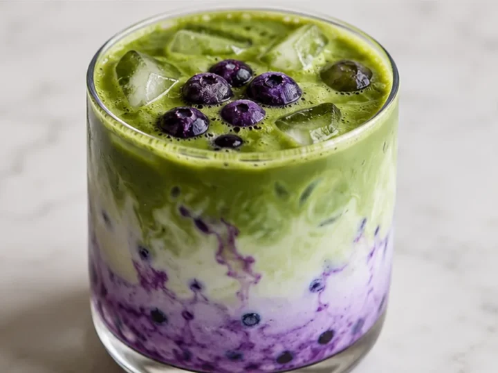 Blueberry Matcha Latte: Your New Favorite Drink!