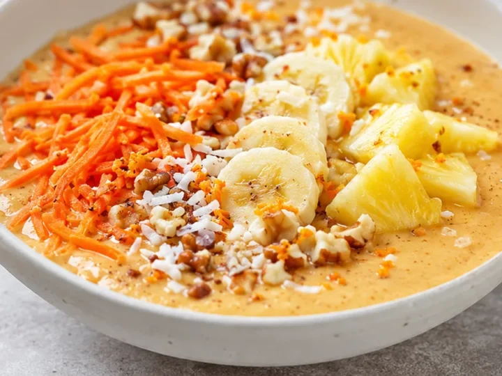 Creamy Carrot Cake Smoothie Bowl! SO Refreshing!