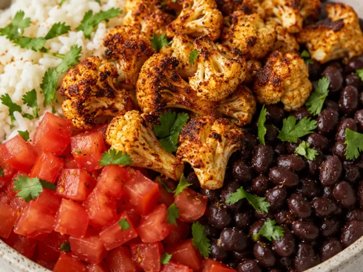 Roasted Cauliflower Burrito Bowls