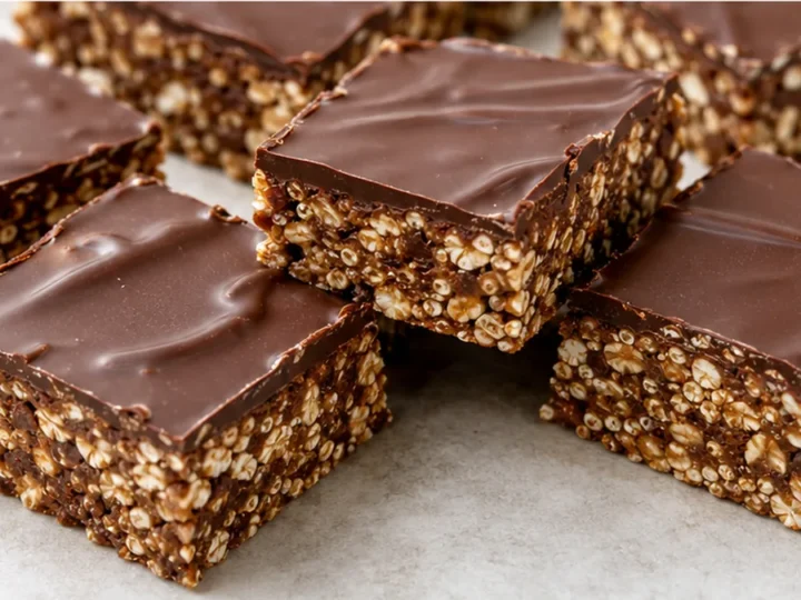 No-Bake Oatmeal Cookie Bars: Healthy Chocolate Dream!