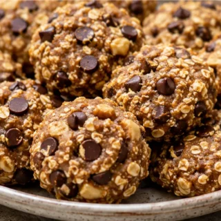 No-Bake Chocolate Chip Cookies in 15 Mins! - no-bake cookies - No-bake cookies: whip up these quick and easy 6-ingredient chocolate chip treats. Perfect for a f
