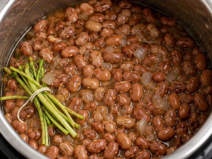 Quick & Easy Pressure Cooker Pinto Beans!