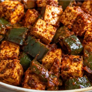 ️ Spicy Sofritas Tofu: A Flavor Explosion! Sofritas tofu: cook this spicy, flavorful plant-based protein in 25 minutes. Ideal for tacos, burritos, or bright veg