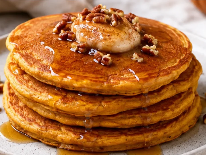 Fluffy Vegan Pumpkin Pancakes: Fall Dream!