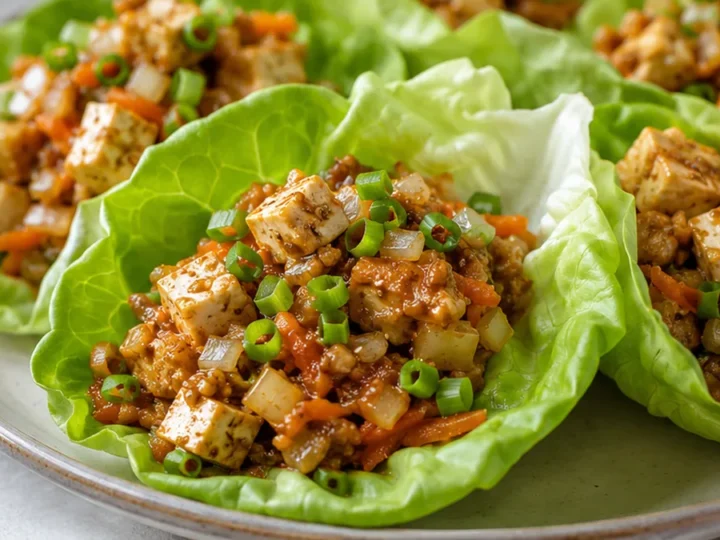 Sizzling Vegetarian Lettuce Wraps: Fresh & Flavorful!