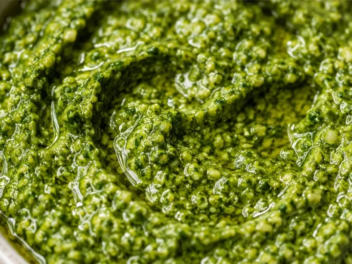 Zesty Arugula Pesto: Fresh & Fast!