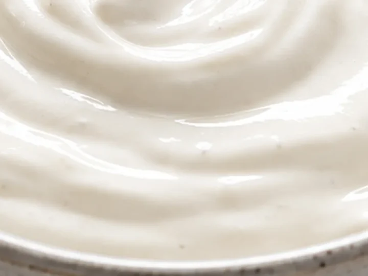 5-Minute Creamy Vegan Sour Cream