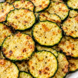 Crispy Air Fryer Zucchini Fries - Zucchini fries: Make crispy, golden zucchini fries in the air fryer in under 20 minutes. A healthy and delicious snack recipe.