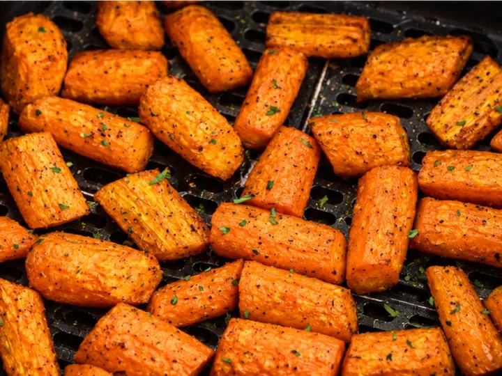 Crispy Air Fryer Carrots Side