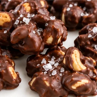 Vegan Chocolate Cashew Clusters